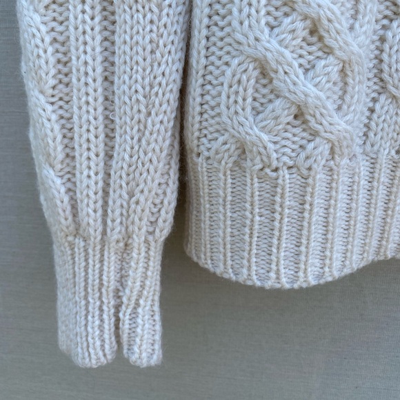 100% Virgin Wool Cable Knit Cream Sweater. - Picture 6 of 7